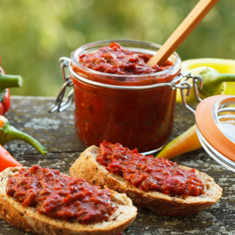 Ajvar Sos Tarifi - Sabah kahvaltıda, kızarmış ekmekler ile karşı konulamaz lezzette. 