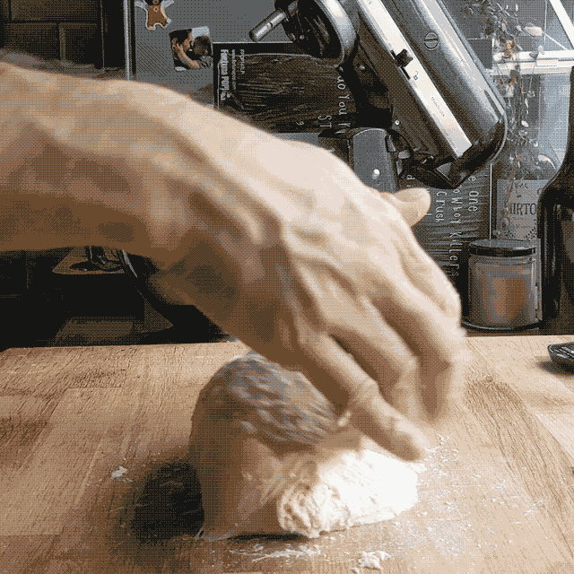 Ramazan Pidesi Tarifi - Vur ve katla yöntemi gluten oluşumu ve hamurun toplanması için en idealidir