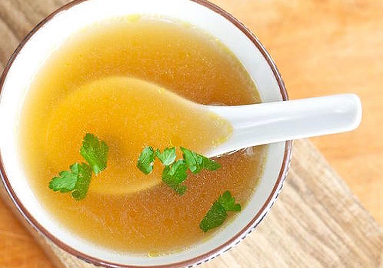 Chicken Stock Recipe - Chicken broth stock with clear appearance
