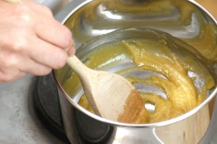 Domates Çorbası Tarifi - Meyane için (roux) hazırlayın